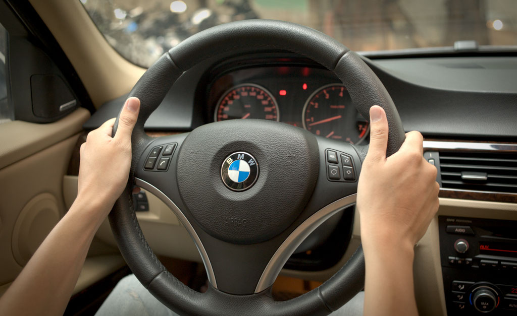 Kinh nghiệm lái xe BMW cho người mới bắt đầu
