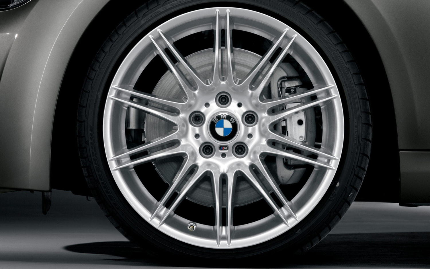 Nguyên nhân và giải pháp để nâng cao tuổi thọ cho lốp xe ô tô BMW